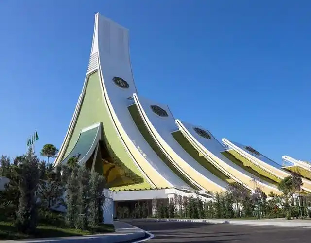 国际人文与发展大学